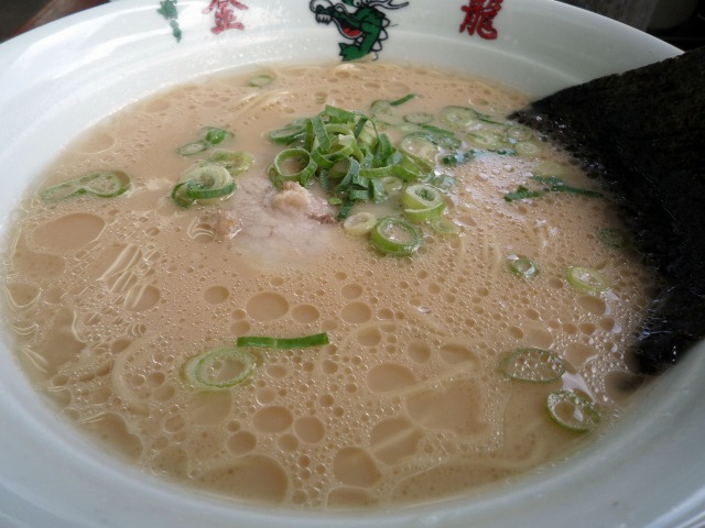 博多金龍 長住店 とんこつラーメン ロートタムの楽しき人生