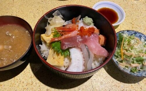 ワンコイン海鮮丼 鮨英 旗の台 単身赴任おじさん日記 ワンコイン海鮮丼 鮨英 旗の台 単身赴任おじさん日記