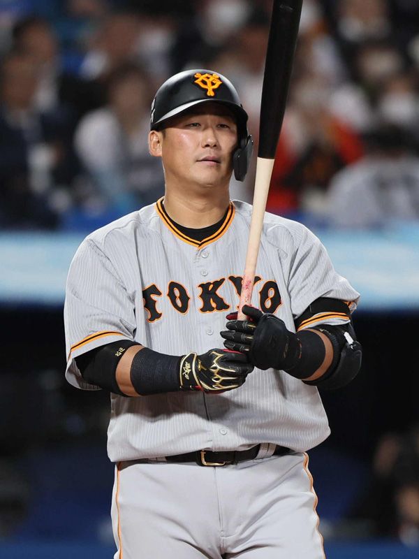 前巨人の中田翔が中日