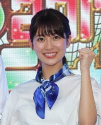 山本里菜アナ