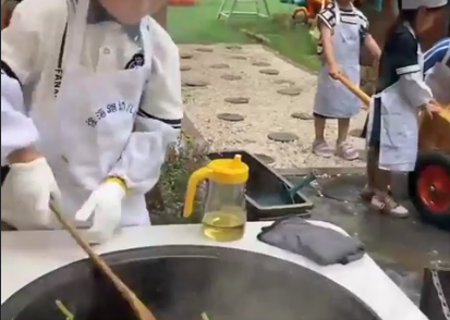 小さいけれどプロフェッショナル。中国で料理を学ぶ子どもたち。海外の反応