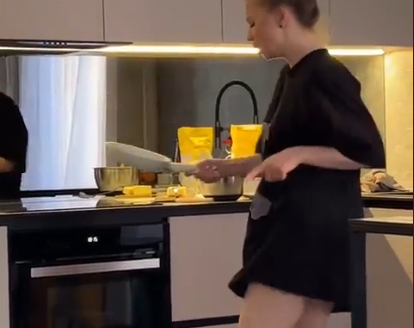 この妻と結婚して良かった。ノリノリで朝食を作る妻を隠し撮りしてみたら・・・。海外の反応