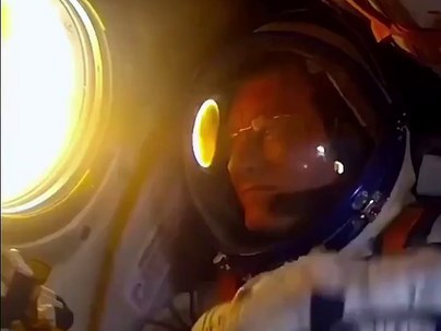 【海外の反応】着陸時の揺れが怖い人へ、宇宙飛行士の大気圏再突入を見てみろ「窓の外が炎」「常時アラームうるさすぎ」