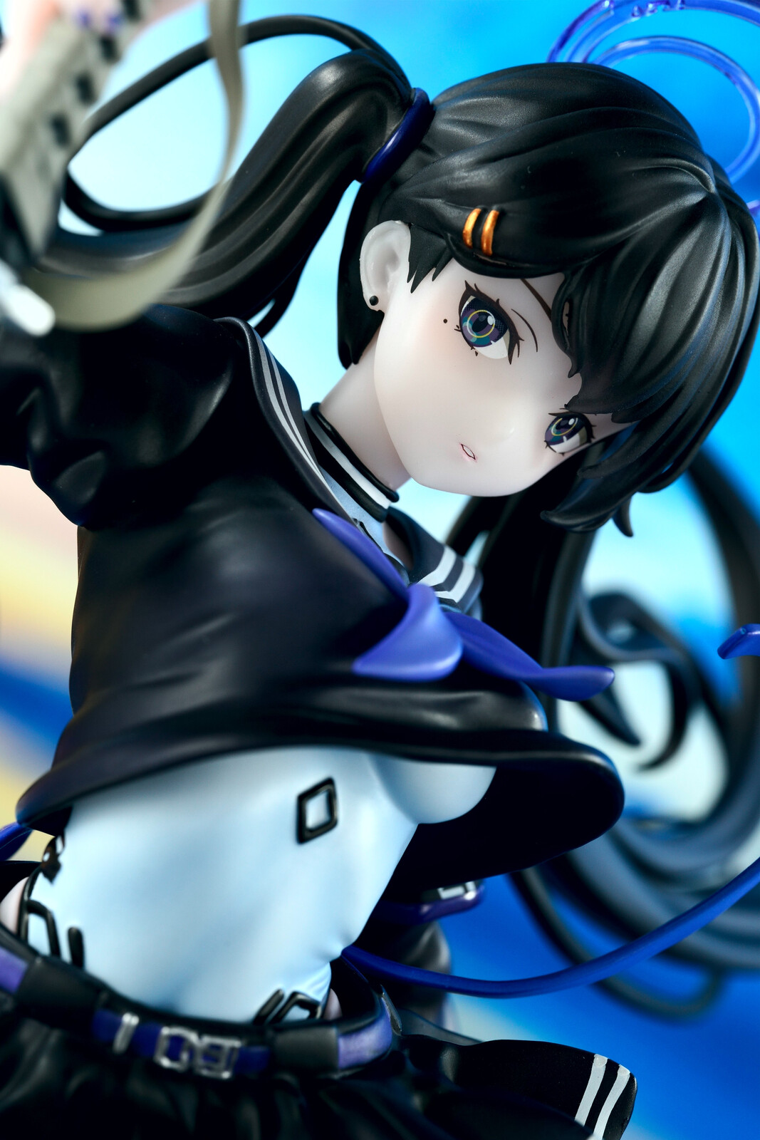 Amazon | Colors BLUE 1/7スケール プラスチック製 塗装済み完成