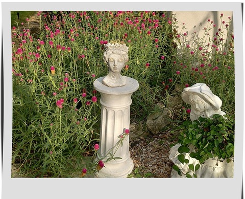 千日紅とオブジェ