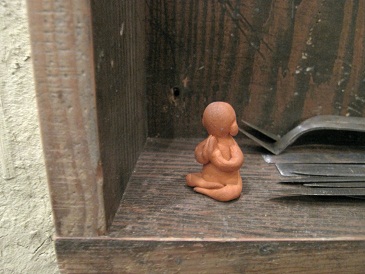 ま　小さい仏s