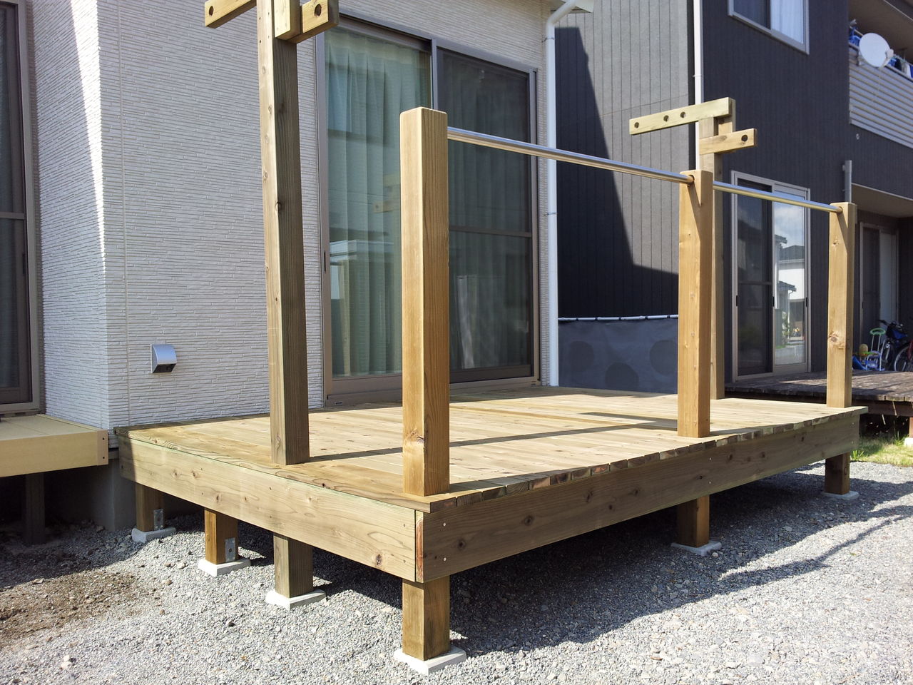 ウッドデッキ ほぼ 完成 ゆるい庭作り はいから庭 後藤 オフィシャルブログ