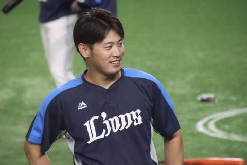 【悲報】西武岸「全身の写真ないの?」佐々木と同じ手口でSNSナンパし処分