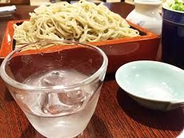 蕎麦通「蕎麦はまずそのままいただき風味を味わう。その後はつゆを3分の1ほどつけていただく」 	