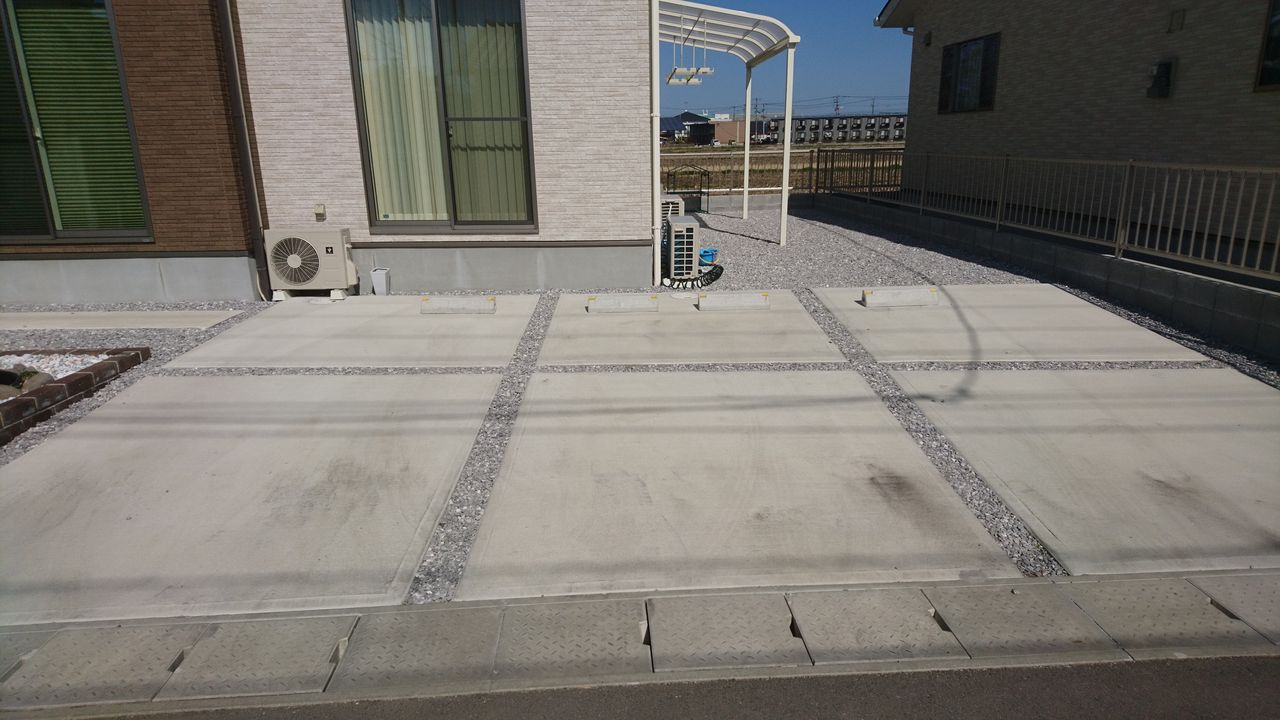 駐車場に車止めを設置しました 屋上庭園のある家 アイフルホームでマイホーム計画