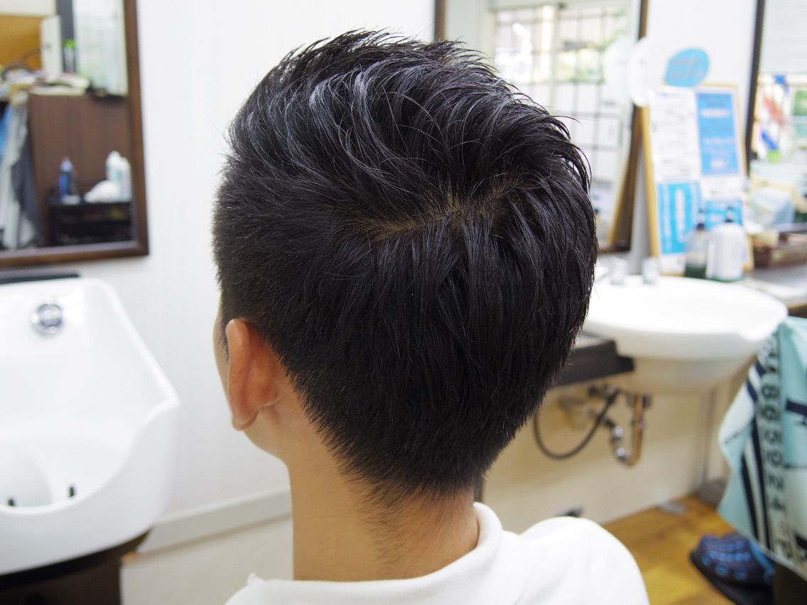 髪型 気付けば つむじ に サイドは刈り上げてシュッと流してカッコいいオトナヘア 府中調布のbarber 短髪 メンズショートが得意 Tashiro Mix Hair 武蔵野台白糸台 髪型 気付けば つむじ に サイドは刈り上げてシュッと流してカッコいいオトナヘア 府中調布のbarber 短髪 メンズショートが得意 Tashiro Mix Hair 武蔵野台白糸台