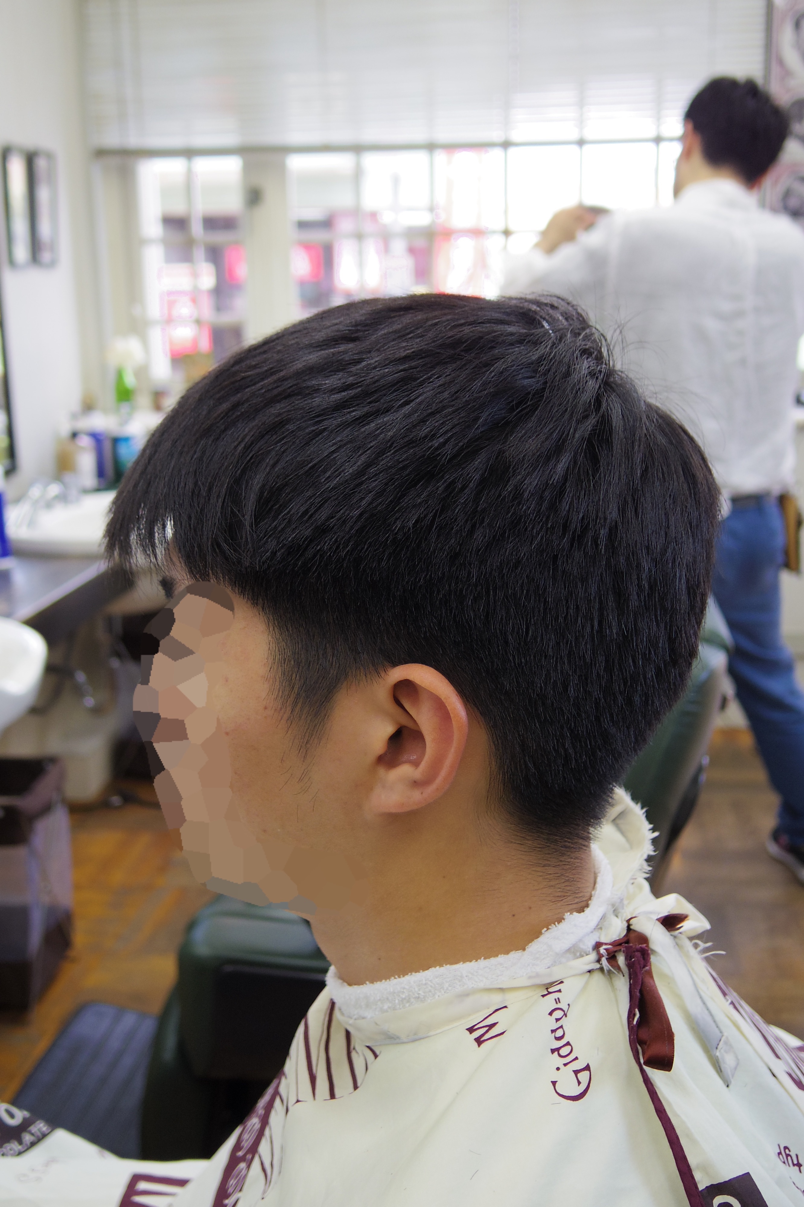髪型トップを整えてフェードカットメンズカットメンズヘア