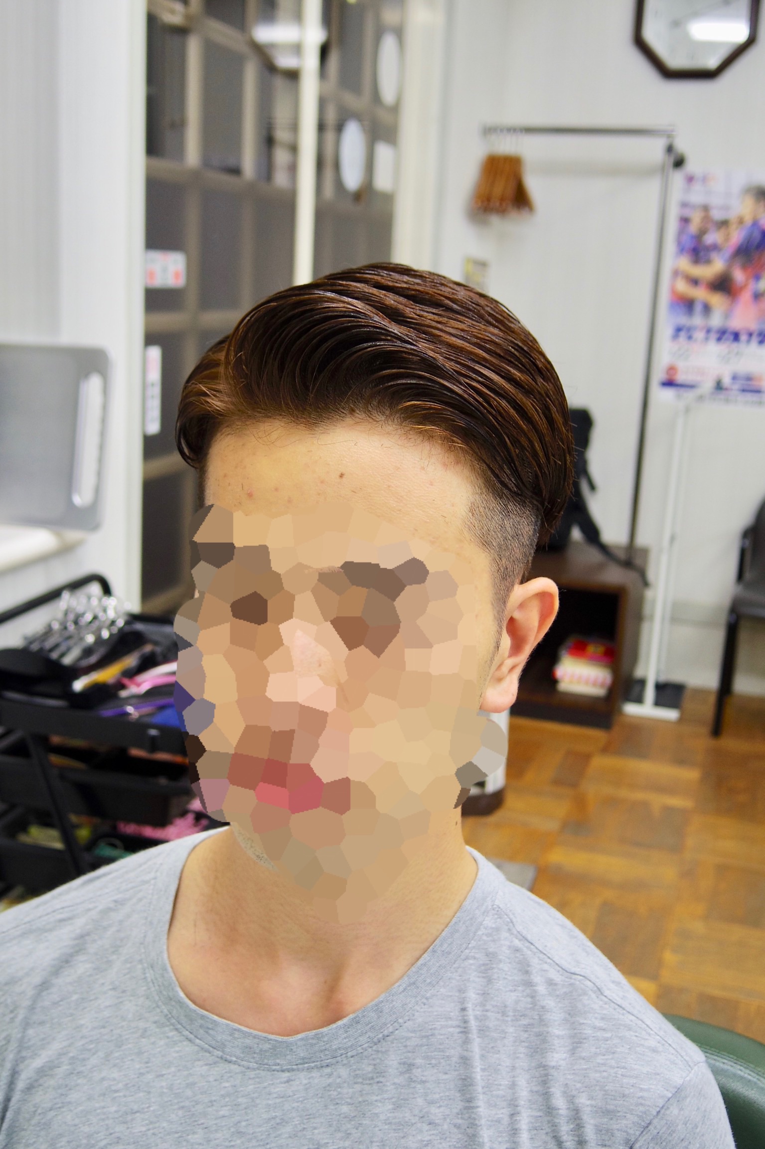 髪型 今風七三分け ネオ七三 サイドにツーブロックを添えて メンズカットメンズヘア 府中調布のbarber フェードカット 短髪 メンズショートが得意 Tashiro Mix Hair 武蔵野台白糸台