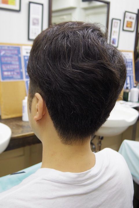 くせ毛メンズツーブロック 後頭部のバランスを整えてカッコ良く 府中調布のbarber 短髪 メンズショートが得意 Tashiro Mix Hair 武蔵野台白糸台 くせ毛メンズツーブロック 後頭部のバランスを整えてカッコ良く 府中調布のbarber 短髪 メンズショートが得意 Tashiro Mix Hair 武蔵野台白糸台