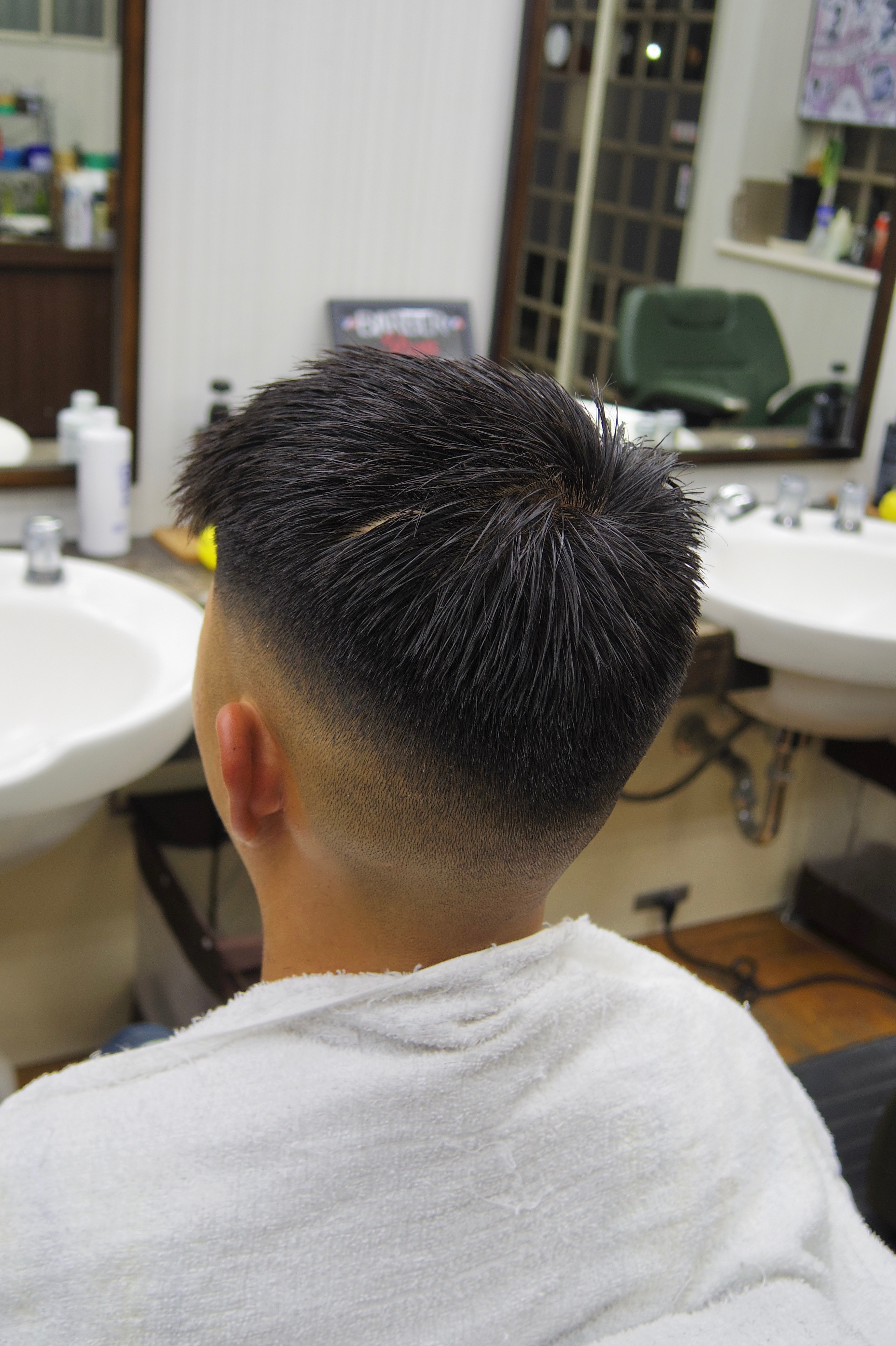 アイロンパーマ 直毛御用達 流れない髪を流す 後ろ姿ver 府中調布のbarber 短髪 メンズショートが得意 Tashiro Mix Hair 武蔵野台白糸台 アイロンパーマ 直毛御用達 流れない髪を流す 後ろ姿ver 府中調布のbarber 短髪 メンズショートが得意 Tashiro Mix Hair 武蔵野台白糸台