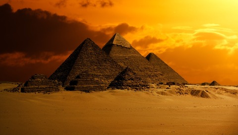 pyramid-2675466_1920
