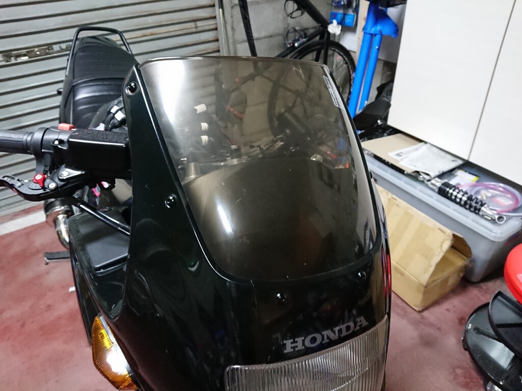 ゼルビスのスクリーンをMRAのオリジナルに交換 : たたおめバイクログ