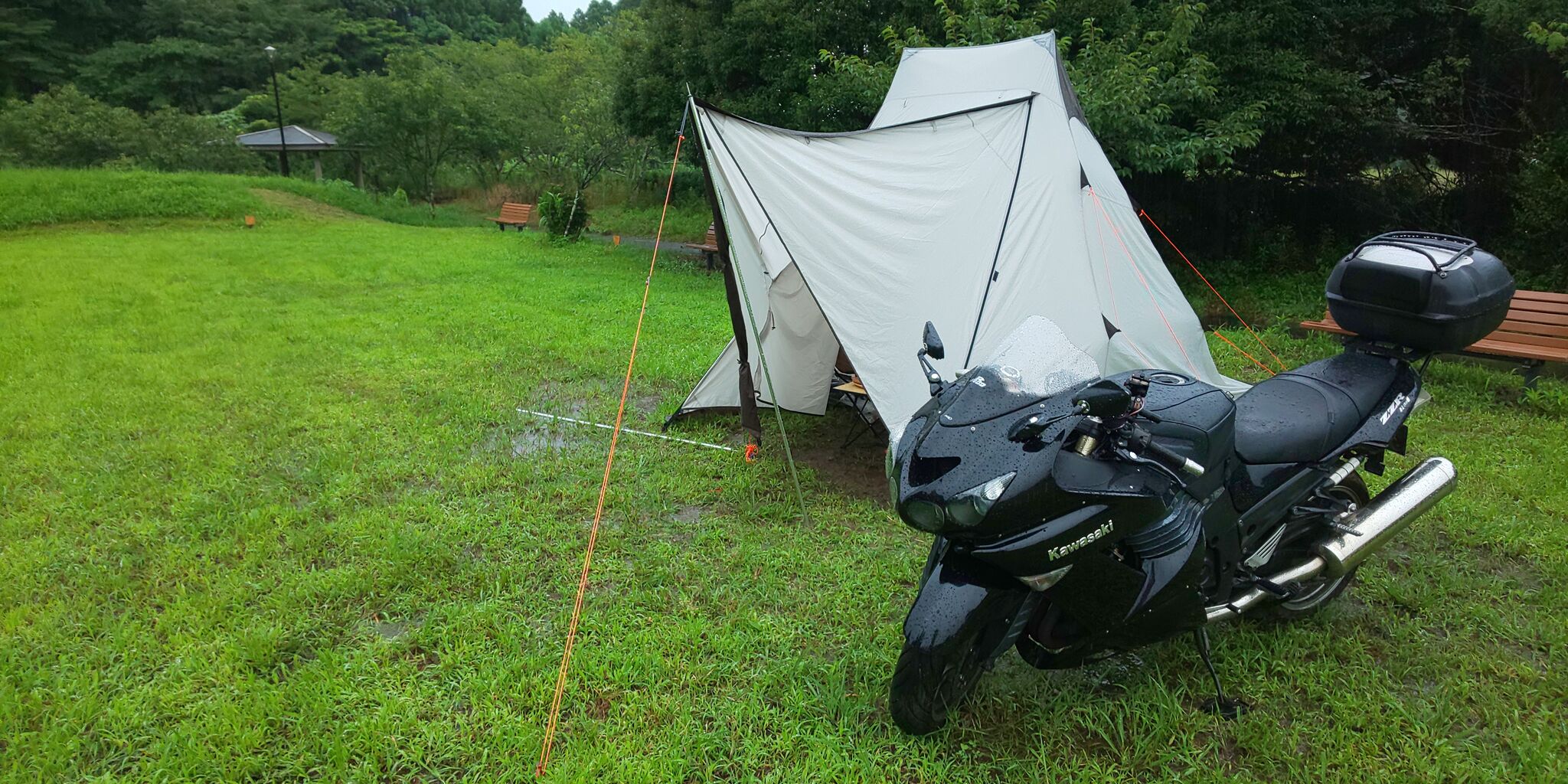 アウトドア 雨の中 ワークマンの防水ジーンズを着てキャンプした話 Ujackむつざわオートキャンプ場 買い物始めました