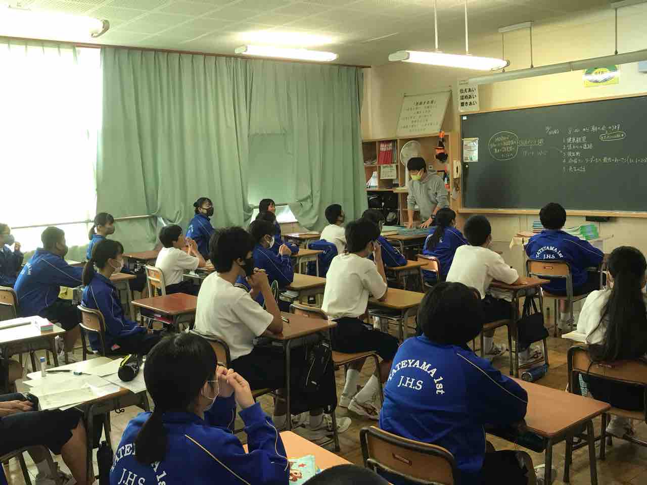 朝の学活は各クラス昨日の振り返りからスタート 3つのあい 朝の学活は各クラス昨日の振り返りからスタート 3つのあい