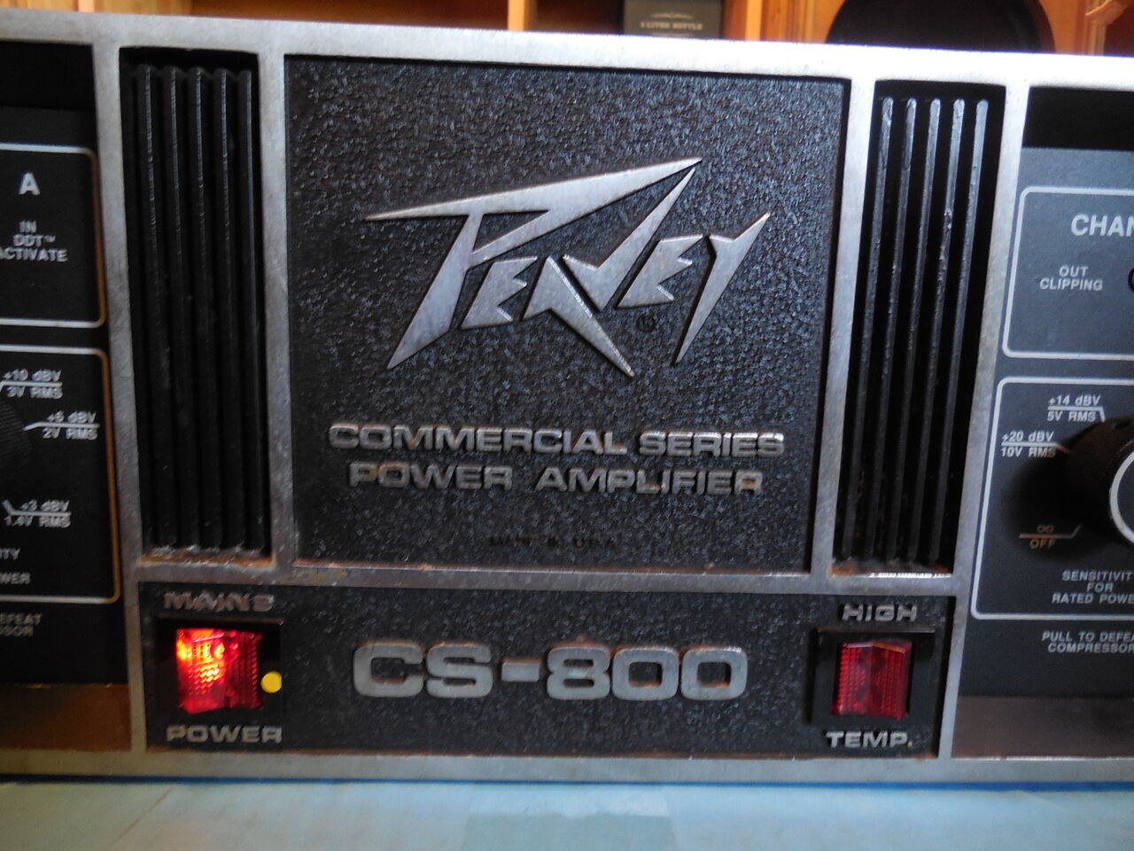 PEAVEY CS-800 Power Ampを試してみよう : B級オーディオ奮戦記 PEAVEY CS-800 Power Ampを試してみよう : B級オーディオ奮戦記