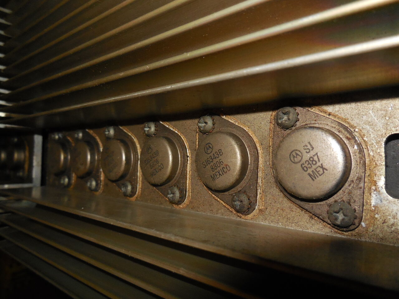 PEAVEY CS-800 Power Ampを試してみよう : B級オーディオ奮戦記 PEAVEY CS-800 Power Ampを試してみよう : B級オーディオ奮戦記