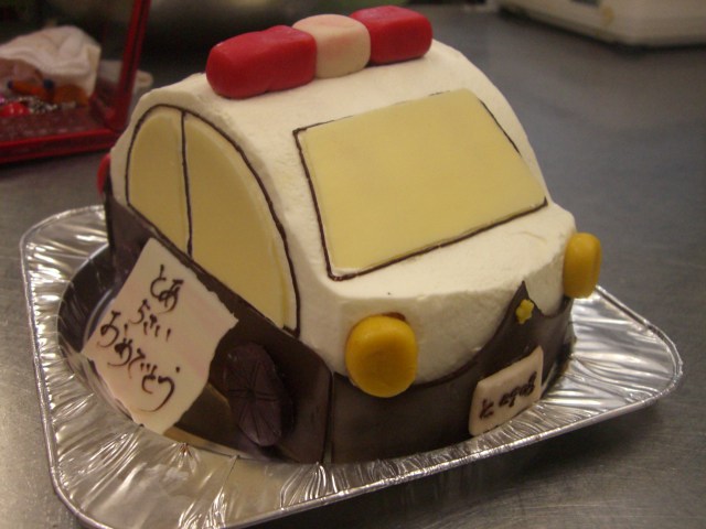 マーチのパトカーケーキ ケーキ屋 シェフのお仕事レシピ
