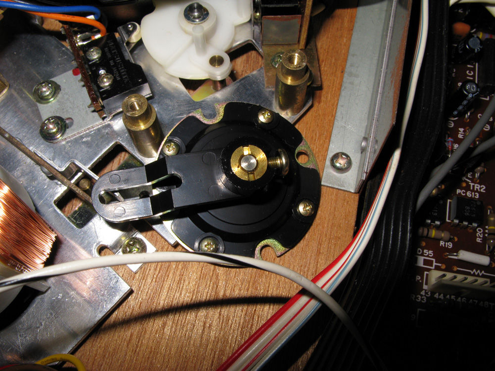 DENON デノン DP-50F通電のみジャンク(D165)