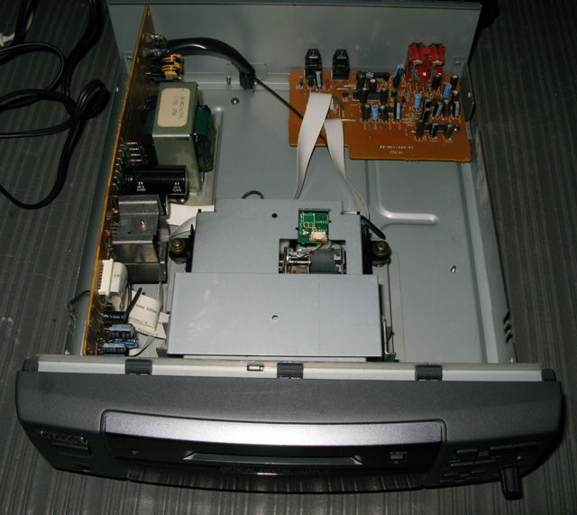 SONY CDP-228ESD 光出力修理 : フラットバーロードで行こう! SONY CDP-228ESD 光出力修理 : フラットバーロードで行こう!
