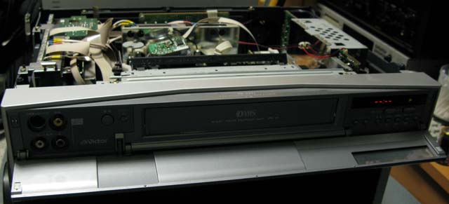 Victor 留まっ D-VHS HM-DHX1 デジタルハイビジョン ビデオデッキ Victor 留まっ D-VHS HM-DHX1 デジタルハイビジョン ビデオデッキ