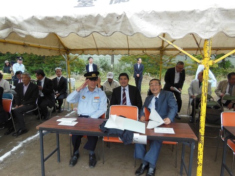 150830室蘭市消防団総合訓練大会01、青山たけし市長とのスナップ