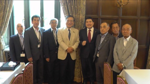180620むかわ町の支援者国会訪問01