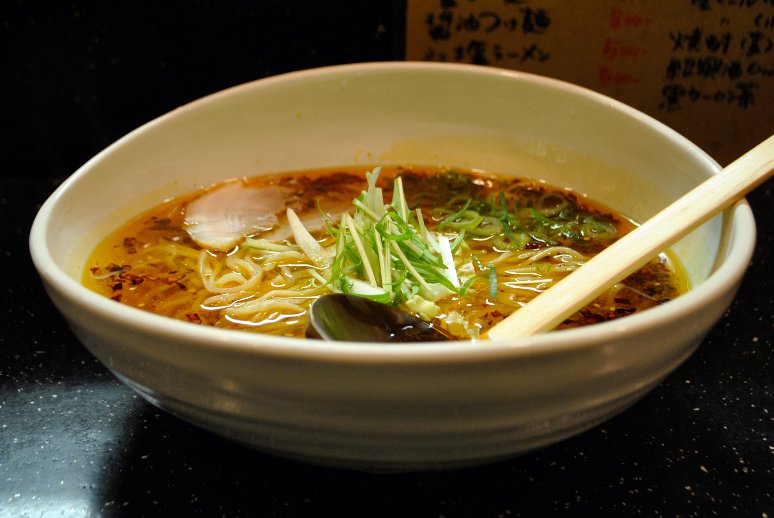 大阪の老舗の老舗メニュー こうてい麺大ちゃんの塩辛ラー油入りラーメン 大阪グルメタクシードライバー