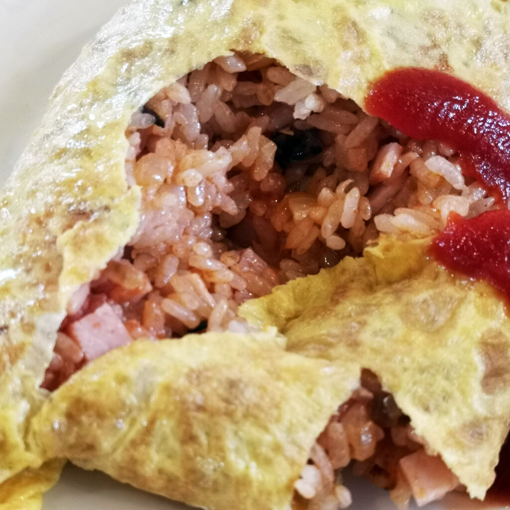 京都清水五条食べ歩き外食グルメ グリル五条坂でオムライス 日替わりランチ 今日は豚ヘレピカタと手作りカニコロッケ 大阪グルメタクシードライバー