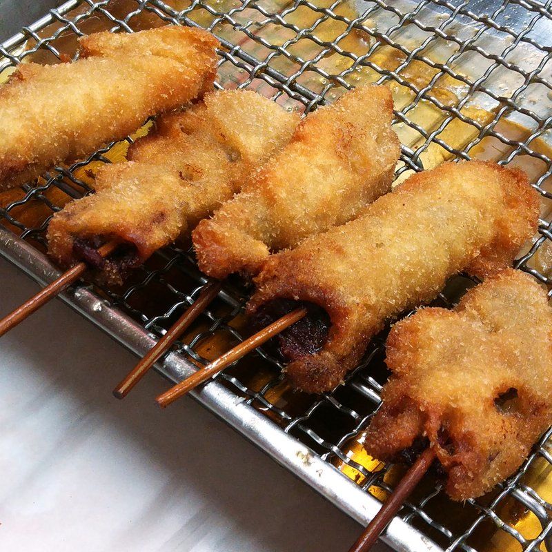 大阪新世界食べ歩き外食グルメ てんぐで串かつ どて焼 ソースは二度漬け禁止 キャベツは食べ放題 いつも混んでる行列の出来る老舗串カツ店 大阪グルメタクシードライバー 大阪新世界食べ歩き外食グルメ てんぐで串かつ どて焼 ソースは二度漬け禁止 キャベツは食べ放題 いつも混んでる行列の出来る老舗串カツ店 大阪グルメタクシードライバー