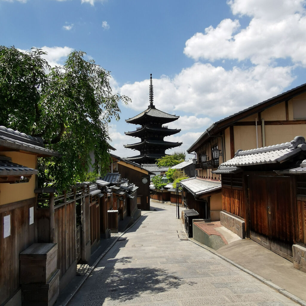 京都ぶらり散歩 八坂神社から清水寺を目指してウォーキング 八坂の塔 三年坂 産寧坂 仁王門 三重塔 大阪グルメタクシードライバー 京都ぶらり散歩 八坂神社から清水寺を目指してウォーキング 八坂の塔 三年坂 産寧坂 仁王門 三重塔 大阪グルメタクシードライバー