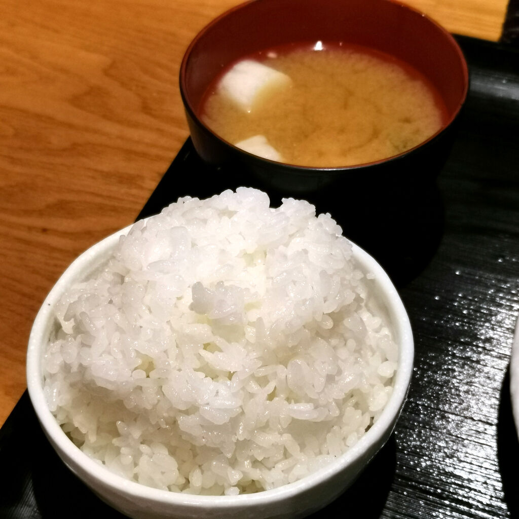 京都二条城周辺食べ歩き外食グルメ ランチは老舗洋食店のキッチンゴン西陣店に行ってみた 名物ピネライス エビフライ ハンバーグ カキフライ 大阪 グルメタクシードライバー