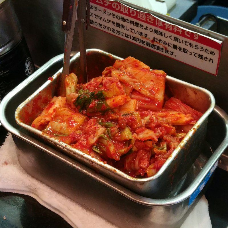 大阪の老舗の老舗メニュー 大阪西成天下茶屋食べ歩き外食グルメ コーさんらーめんの醤油ラーメン キムチ食べ放題 大阪グルメタクシードライバー