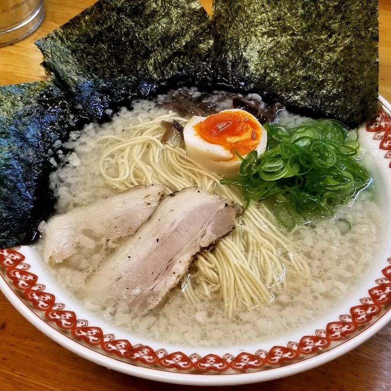 大阪jr福島駅食べ歩き外食グルメ 駅前豚骨ラーメン ニネンヤで〆の一杯 大阪グルメタクシードライバー