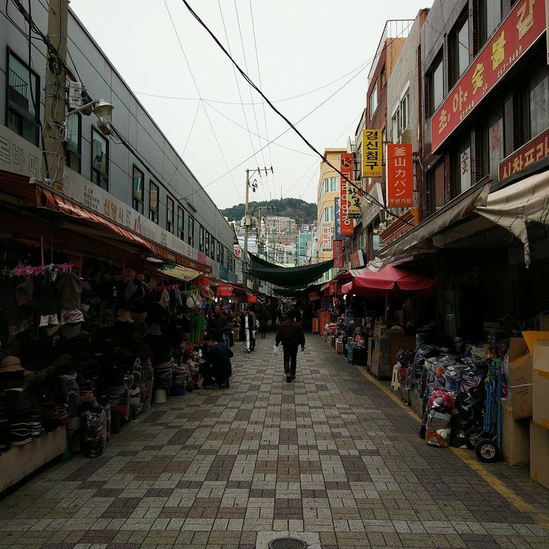 韓国釜山観光 釜山国際市場でショッピング 革のジャケットとパンツを買ってみた 大阪グルメタクシードライバー