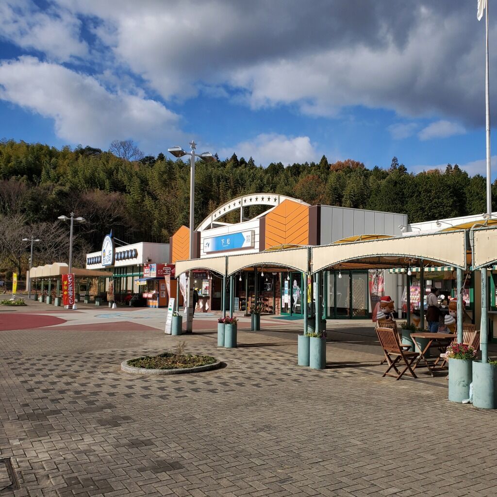 山陽自動車道上り下松サービスエリアでランチ 名物の見た目最高ボリューム満点のバリッ太そばをいっといた 大阪グルメタクシードライバー