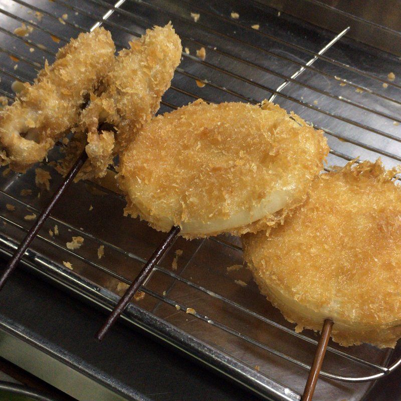 大阪の老舗の老舗メニュー 梅田の新梅田食道街にある立ち飲みの串かつ百百 もも で串カツ チューハイ 大阪グルメタクシードライバー 大阪の老舗の老舗メニュー 梅田の新梅田食道街にある立ち飲みの串かつ百百 もも で串カツ チューハイ 大阪グルメタクシードライバー