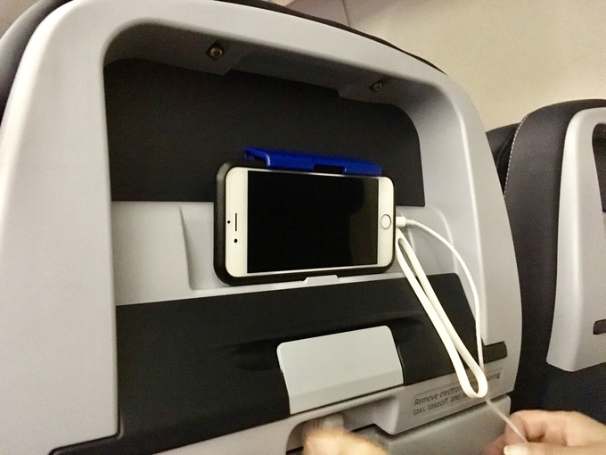 ユナイテッド航空機内モニター