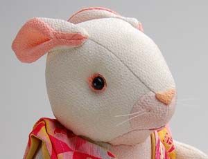 平成23年 干支マスコット『卯』 : 龍村美術織物公式ブログ