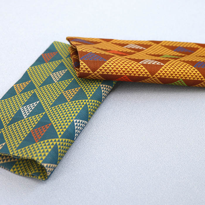 日本の伝統的な『鱗文様』が古帛紗に…。 : 龍村美術織物公式ブログ