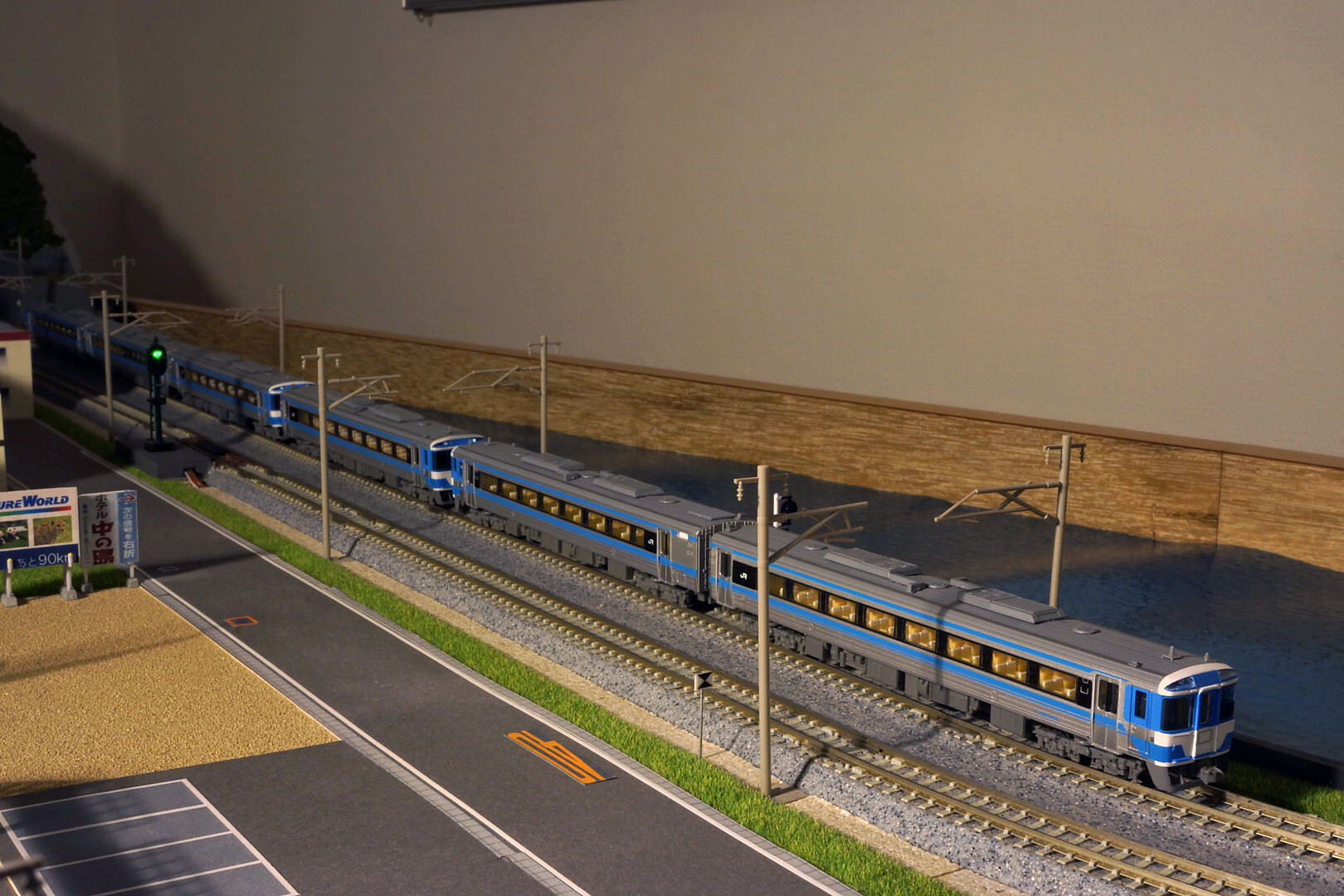 マイクロエース A0369 キハ185系JR四国色 : どみやんの写真帳blog派出