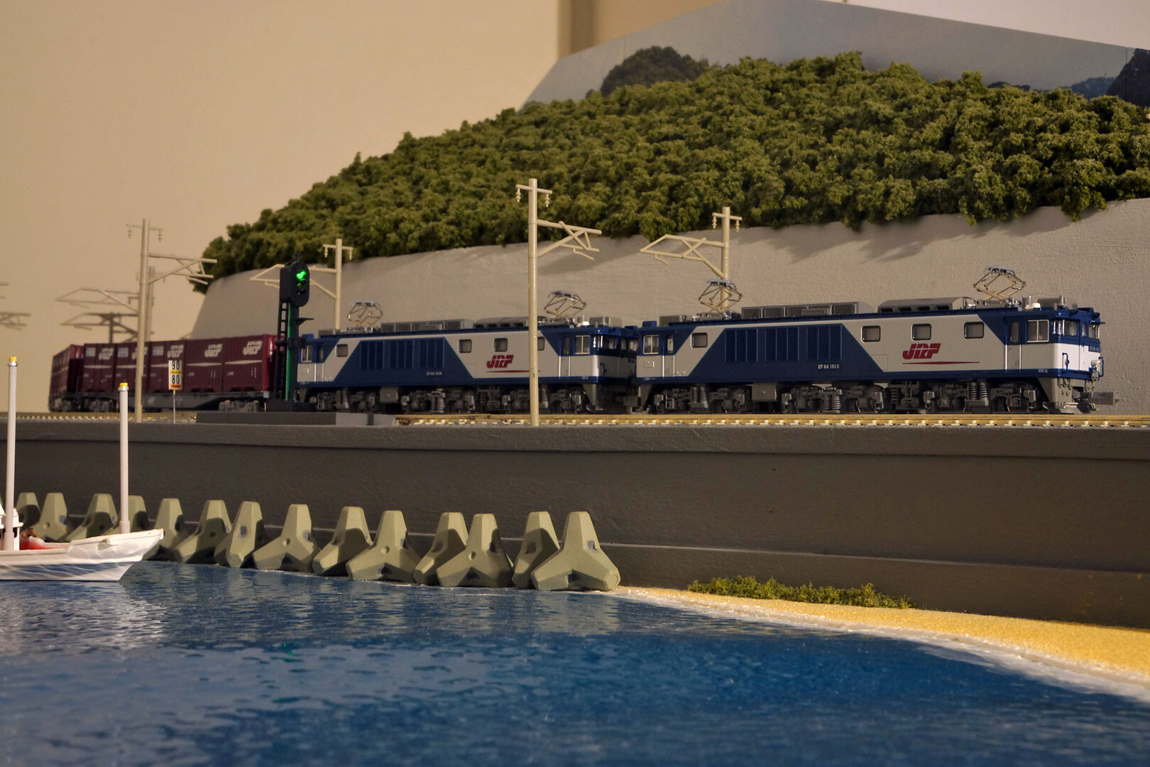 TOMIX JR貨物 EF64 1000 JR貨物更新車·広島工場色/貨物更新車 EF64-1000形 電気機関車(JR貨物更新車・広島工場色) [9131] JR EF64-