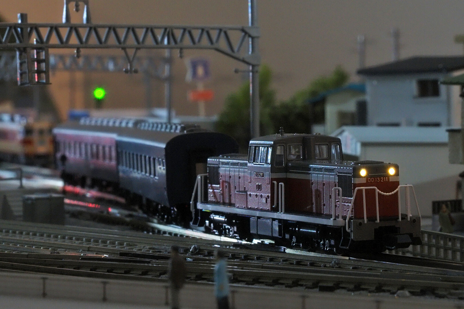 KATO 3040-1 EF58 66 竜華機関区/10-1881 夜行鈍行「はやたま」 : ど