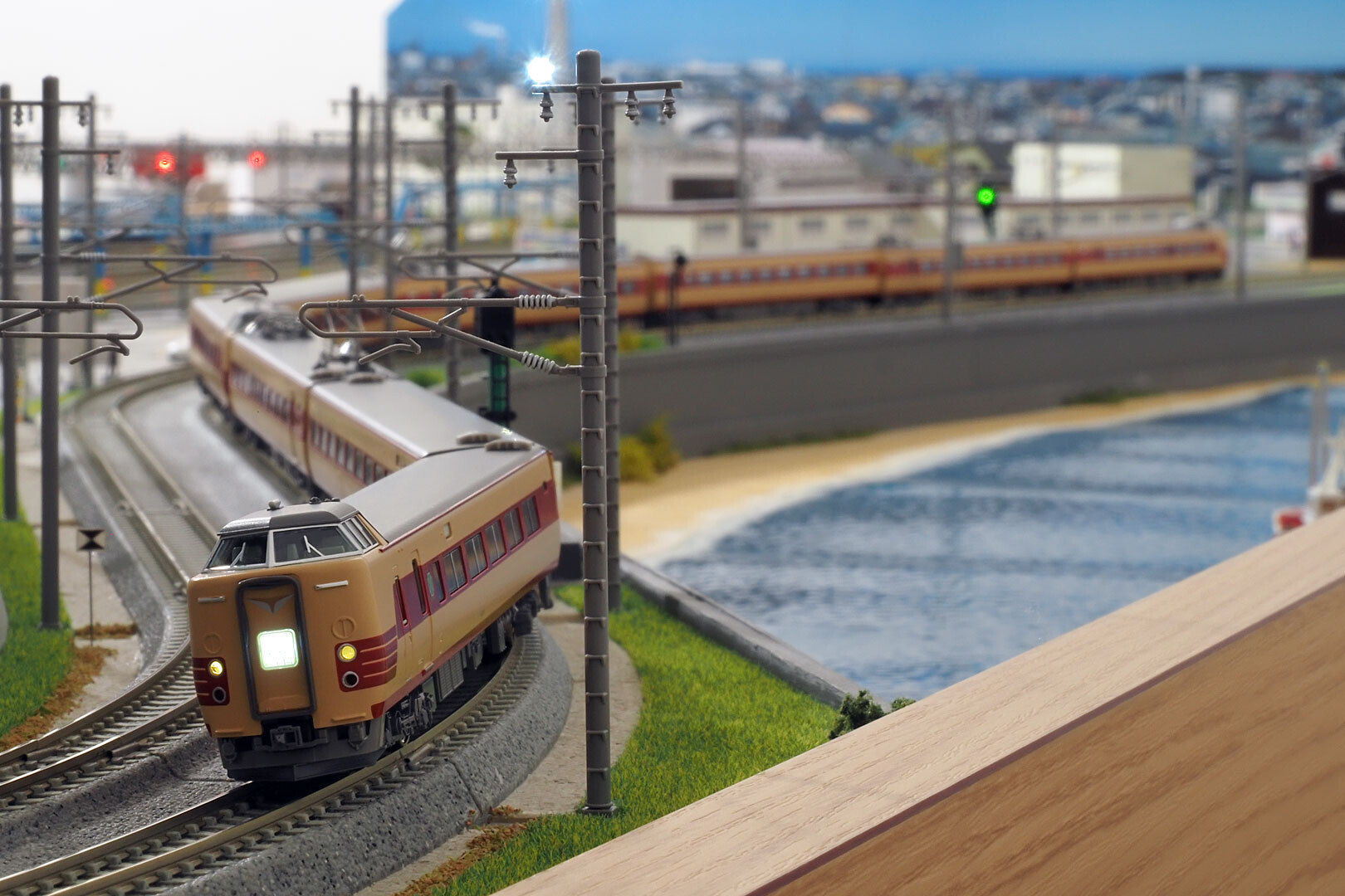 KATO 10-2037/2038 381系「しなの」(JR仕様) 9両 KATO [10-2038] 381系「しなの」（JR仕様）3両増結セット (N