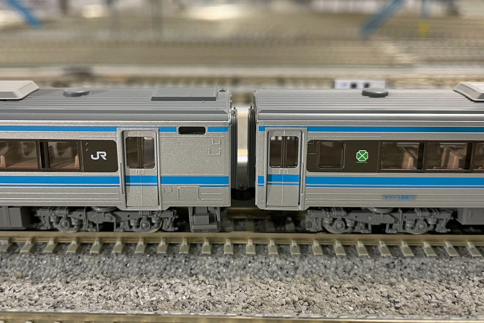 TOMIX 98405/98406 キハ185系(JR四国色)(その後) : どみやん TOMIX 98405/98406 キハ185系(JR四国色)(その後) : どみやん