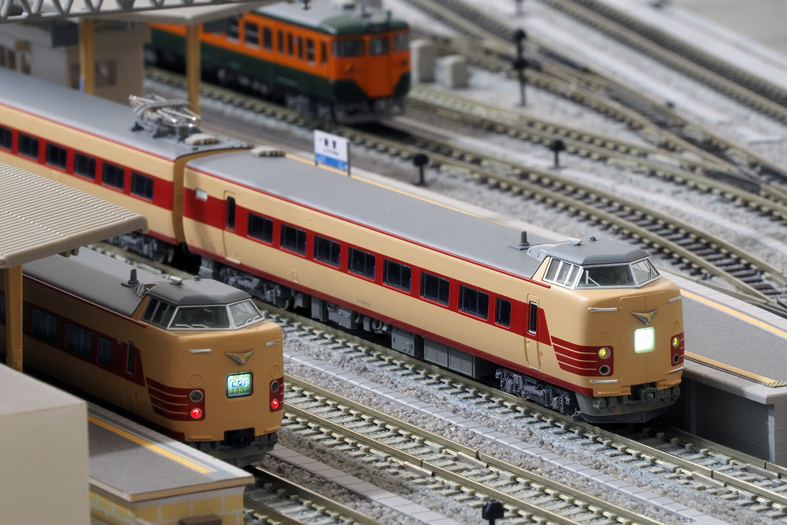 KATO 10-2037/2038 381系「しなの」（JR仕様） : どみやんの写真帳blog派出